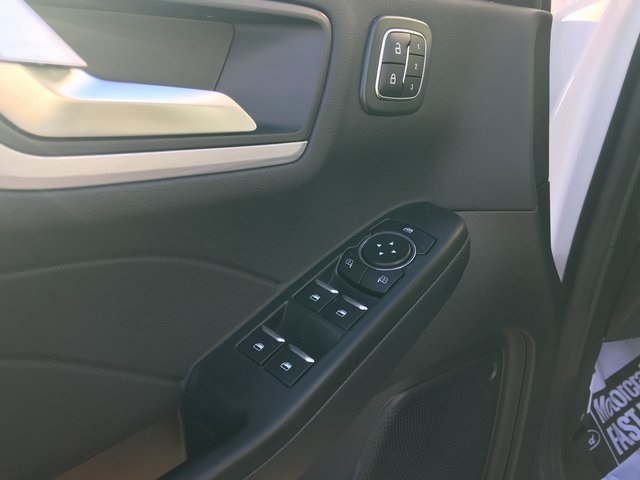 2024 Ford Escape Hybrid Platinum photo 5