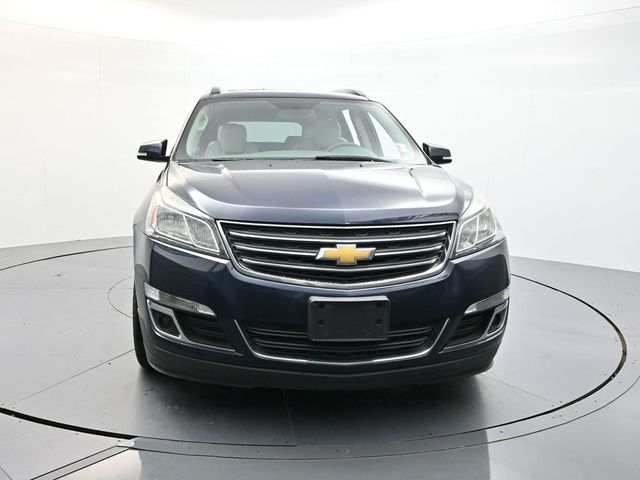 2016 Chevrolet Traverse 2LT photo 2