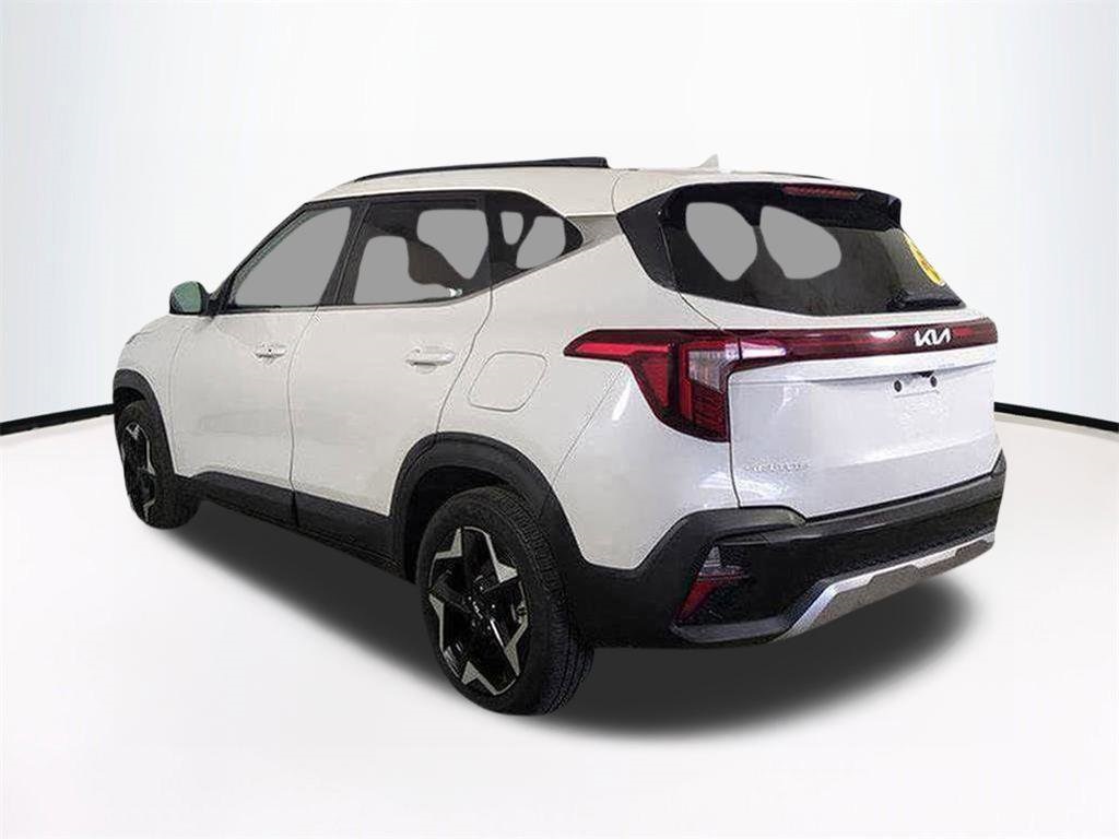 2024 Kia Seltos EX photo 2