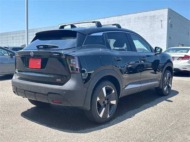 2025 Nissan Kicks SR photo 3
