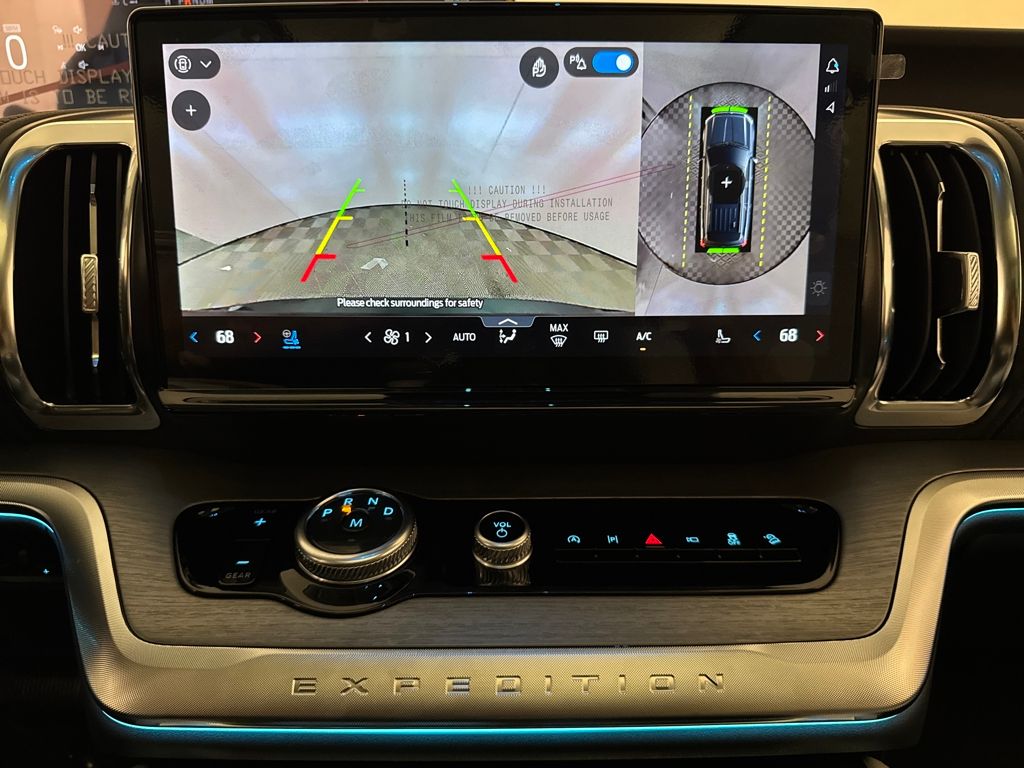 2025 Ford Expedition Platinum photo 4