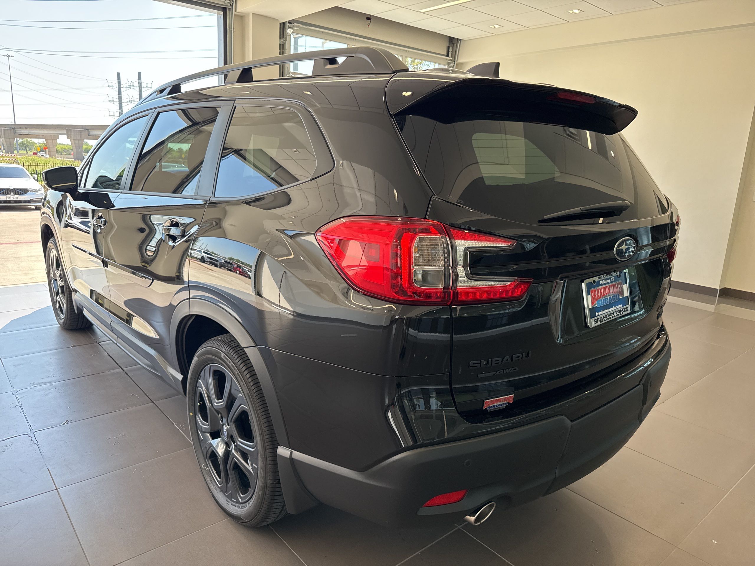 2025 Subaru Ascent Onyx Edition photo 4
