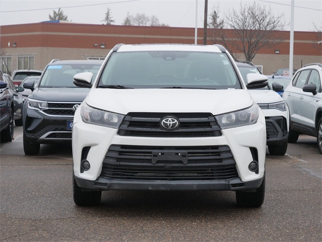 2019 Toyota Highlander SE photo 2