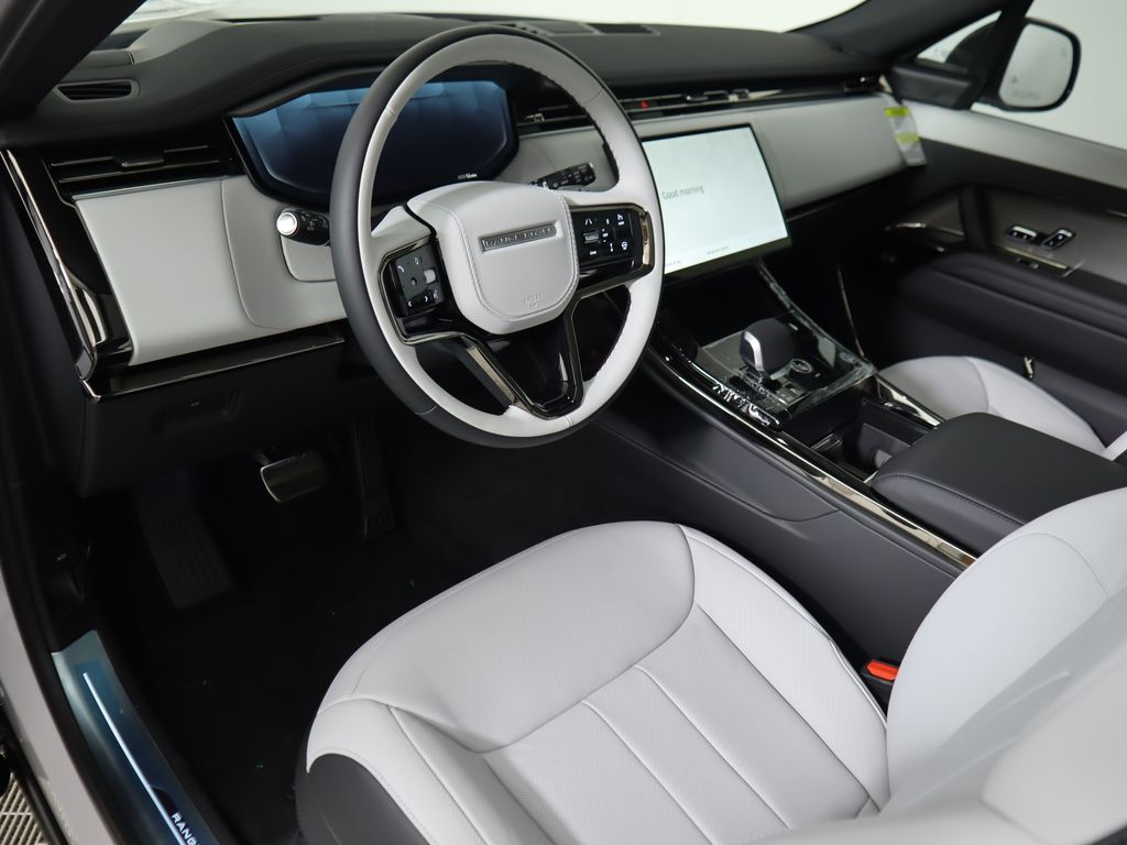2025 Land Rover Range Rover Sport SE photo 9
