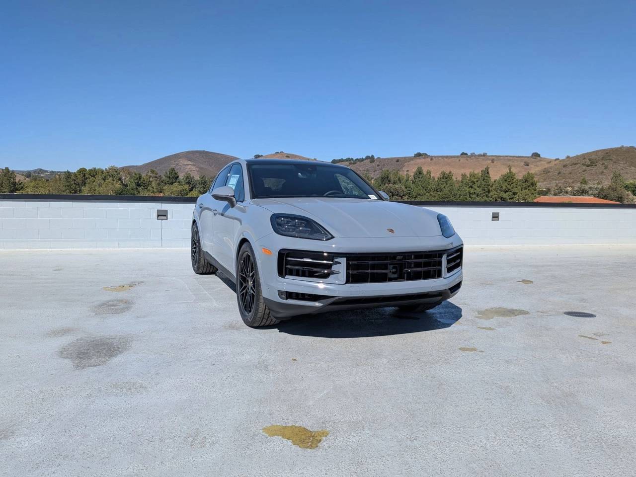 2025 Porsche Cayenne Coupe Base photo 7