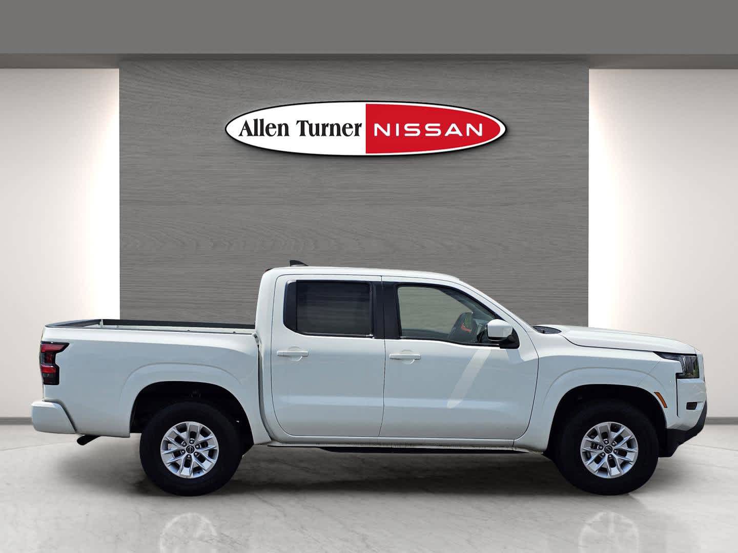 2024 Nissan Frontier SV photo 14