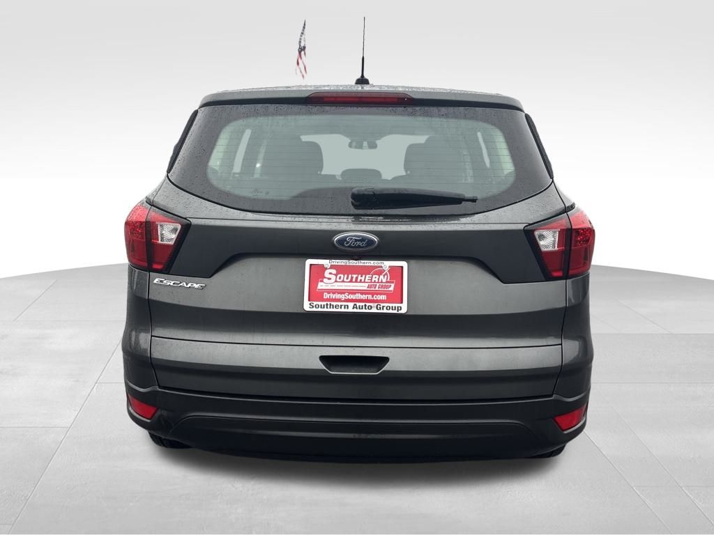 2019 Ford Escape S photo 3