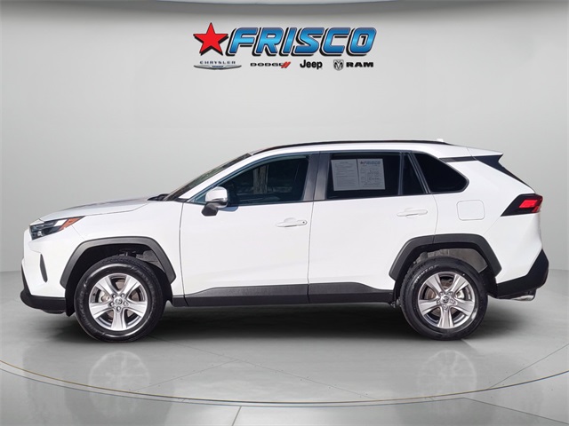 2023 Toyota RAV4 XLE photo 4