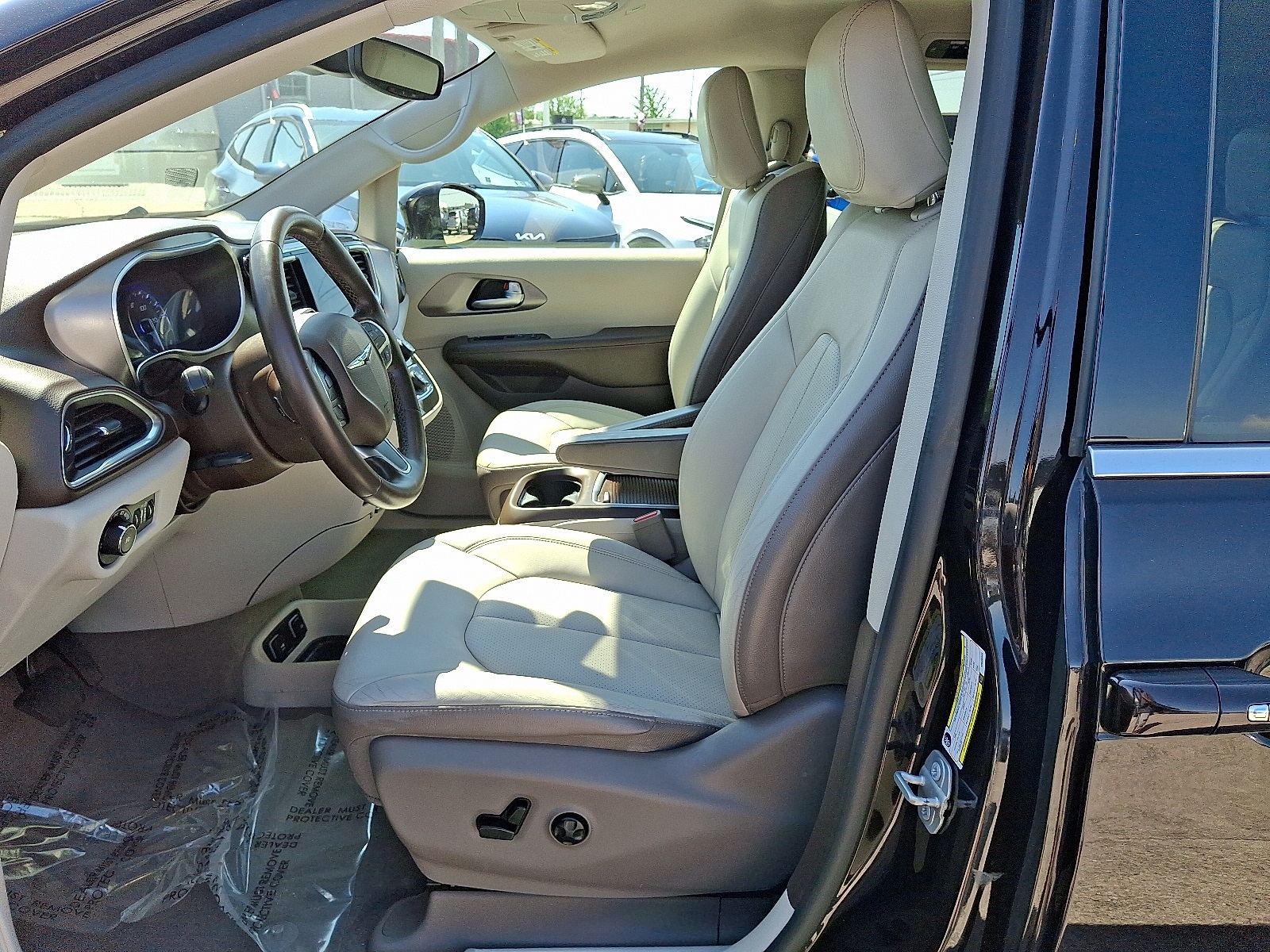 2019 Chrysler Pacifica Touring Plus photo 11