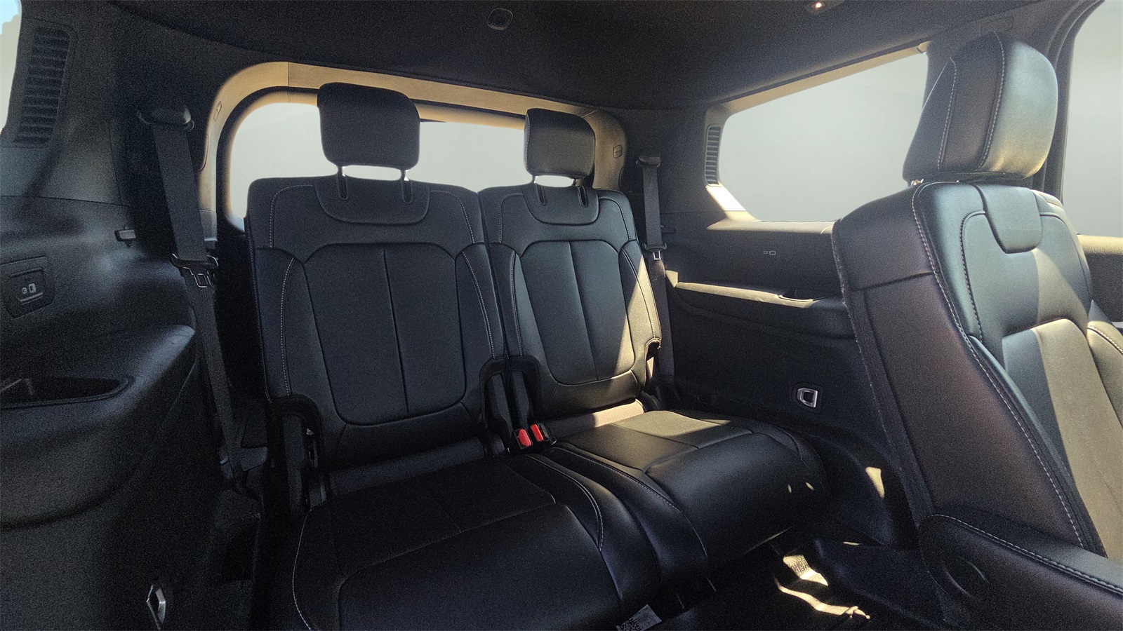 2024 Jeep Grand Cherokee Limited photo 13