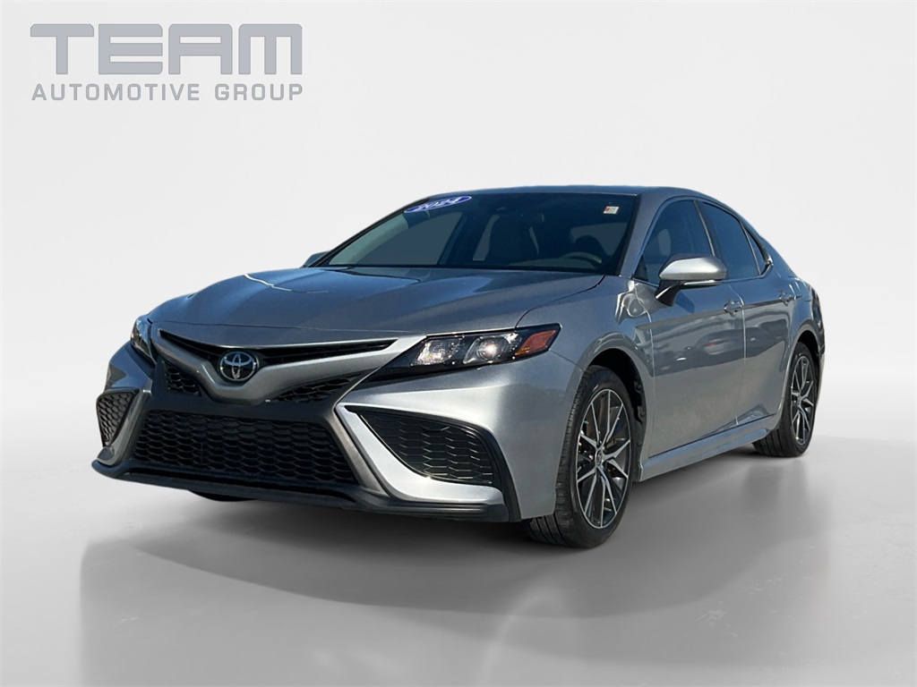 2024 Toyota Camry SE photo 3