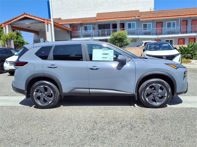 2026 Nissan Rogue SV photo 3