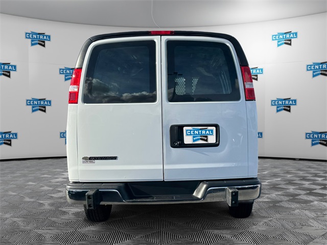 2024 Chevrolet Express 2500 Work Van photo 3