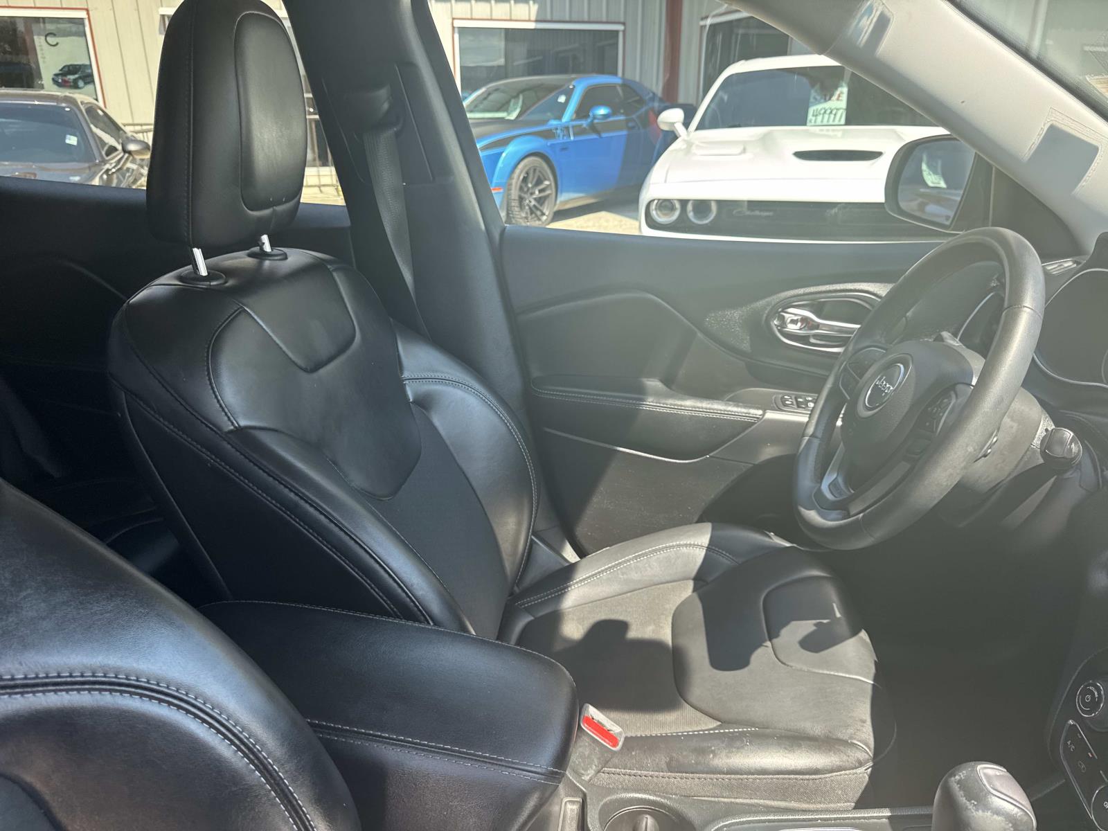 2020 Jeep Cherokee Latitude photo 9