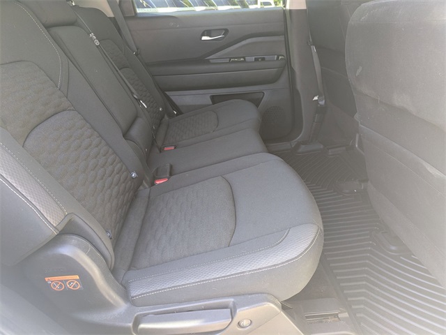 2022 Nissan Pathfinder SV photo 26