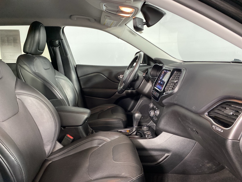 2020 Jeep Cherokee Limited photo 25