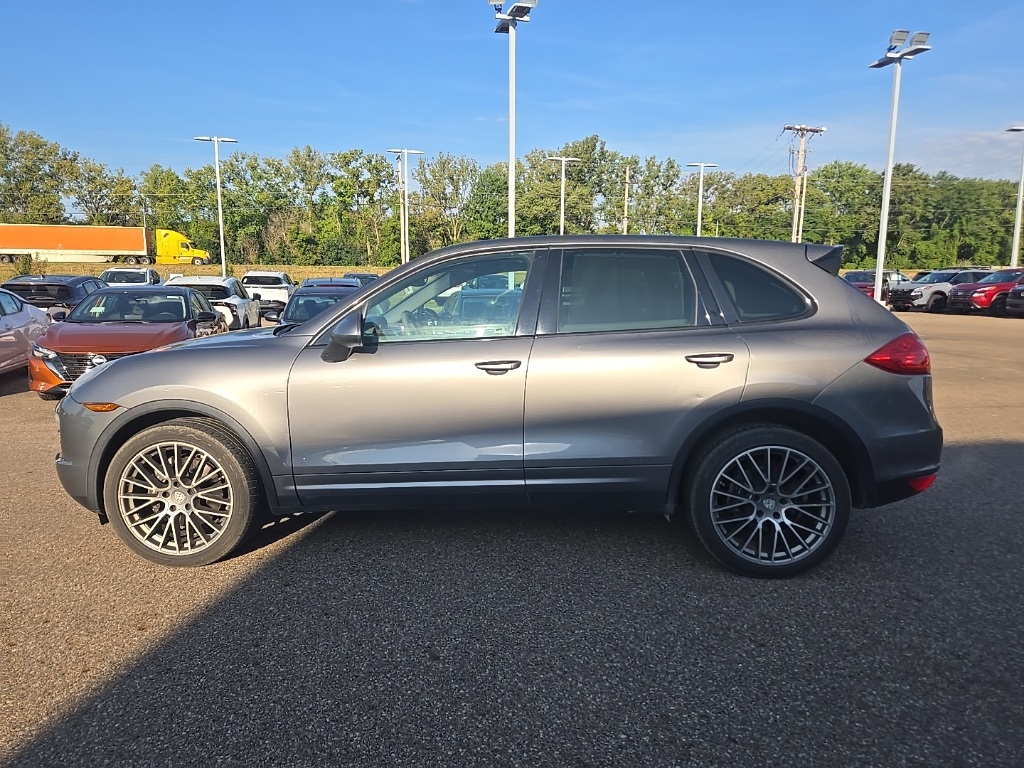2013 Porsche Cayenne Base photo 4