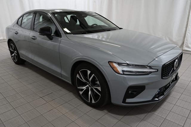 2024 Volvo S60 B5 Plus photo 13