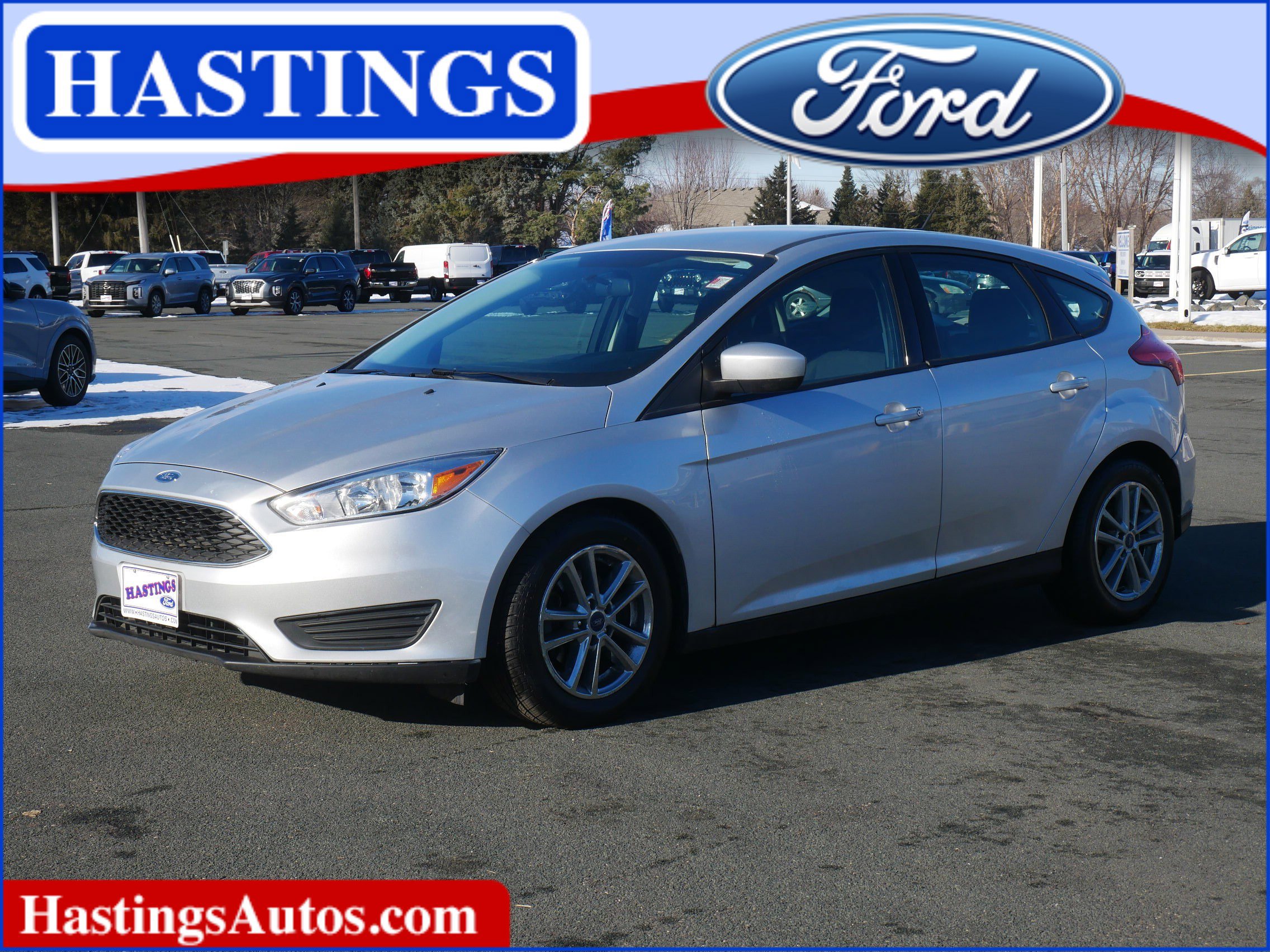 2018 Ford Focus SE's photo
