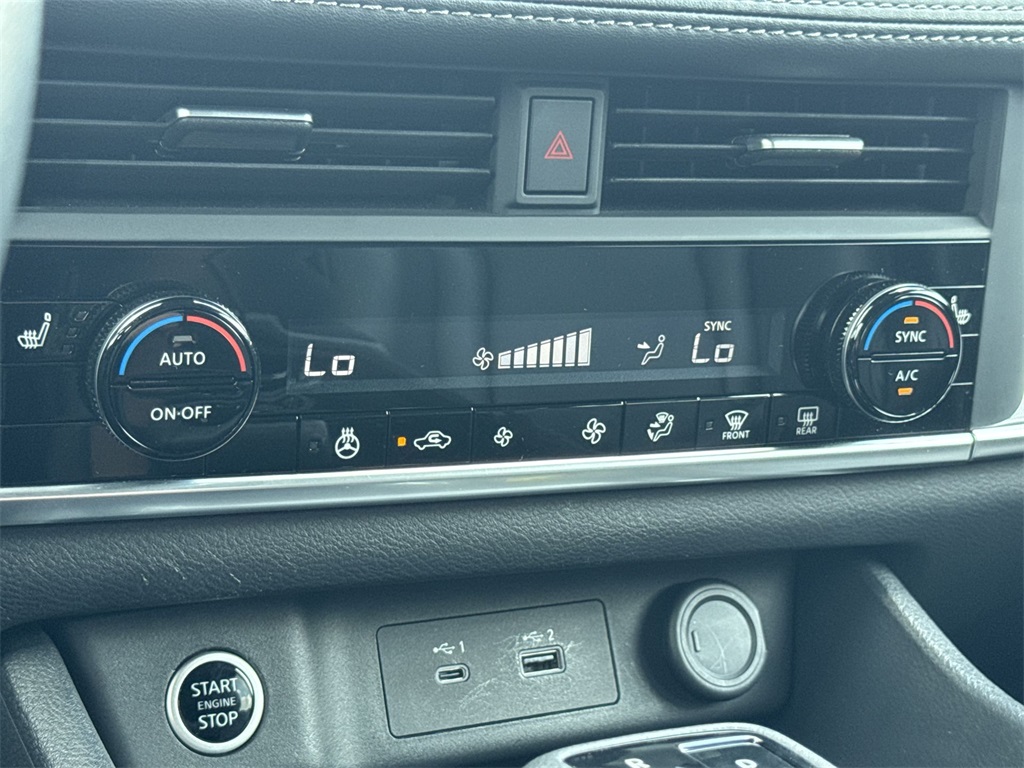 2023 Nissan Rogue SV photo 18