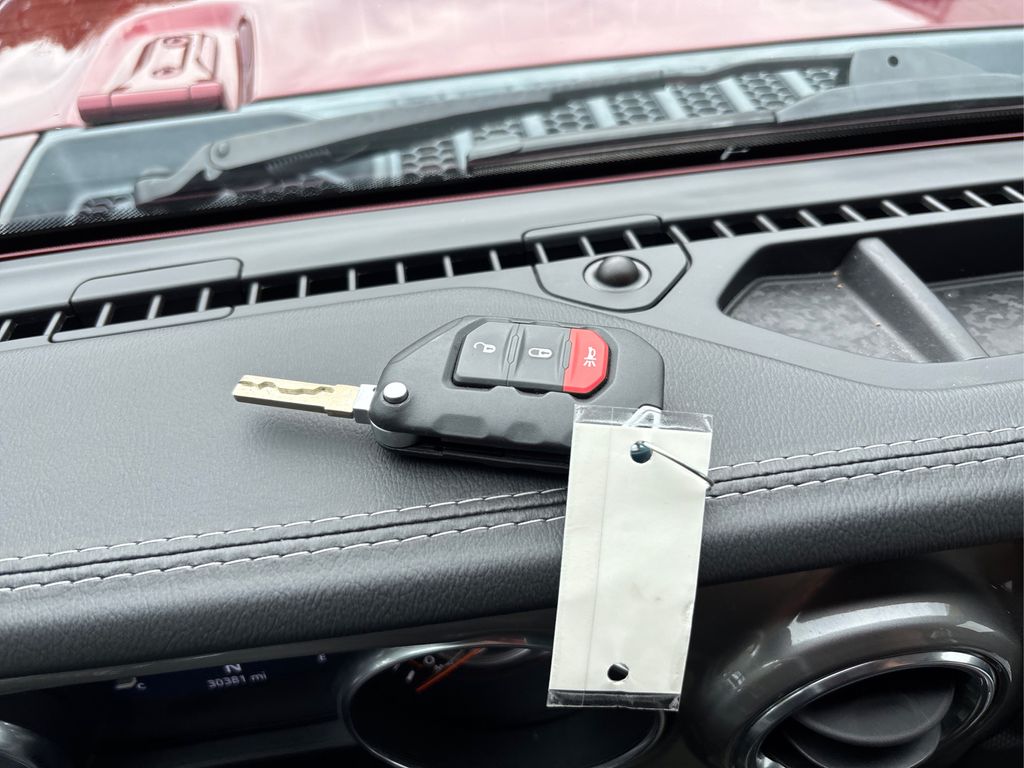 2021 Jeep Wrangler Unlimited Sahara photo 32