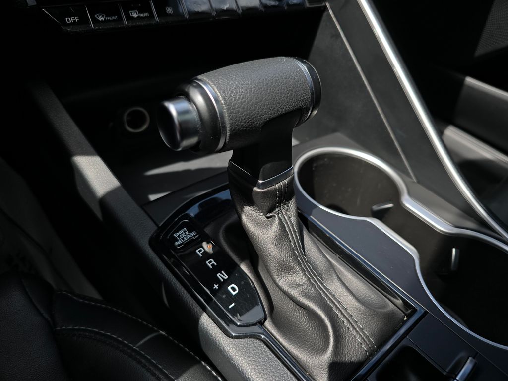 2021 Kia K5 GT-Line photo 23