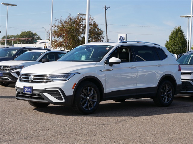 2022 Volkswagen Tiguan SE photo 3
