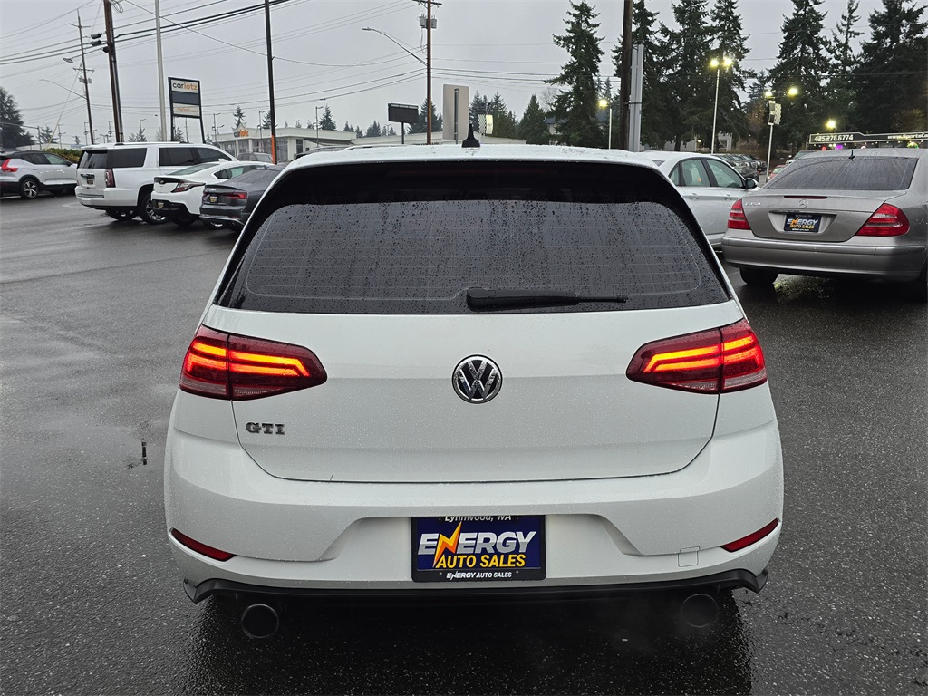 2018 Volkswagen Golf GTI SE photo 4