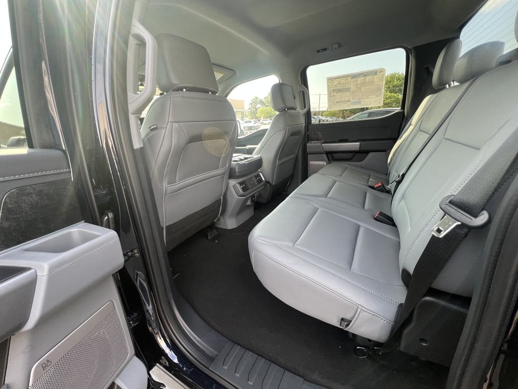 2025 Ford F-150 Lightning photo 7