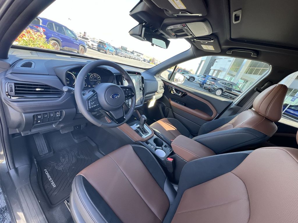 2025 Subaru Forester Touring photo 9