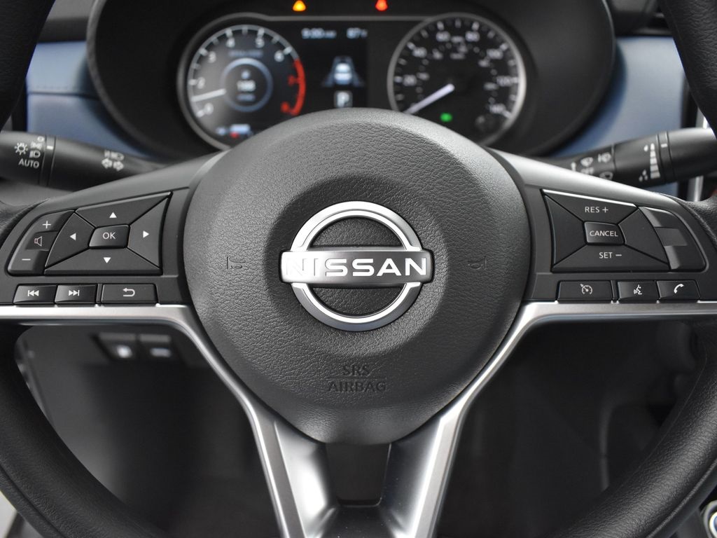 2025 Nissan Versa 1.6 SV photo 27