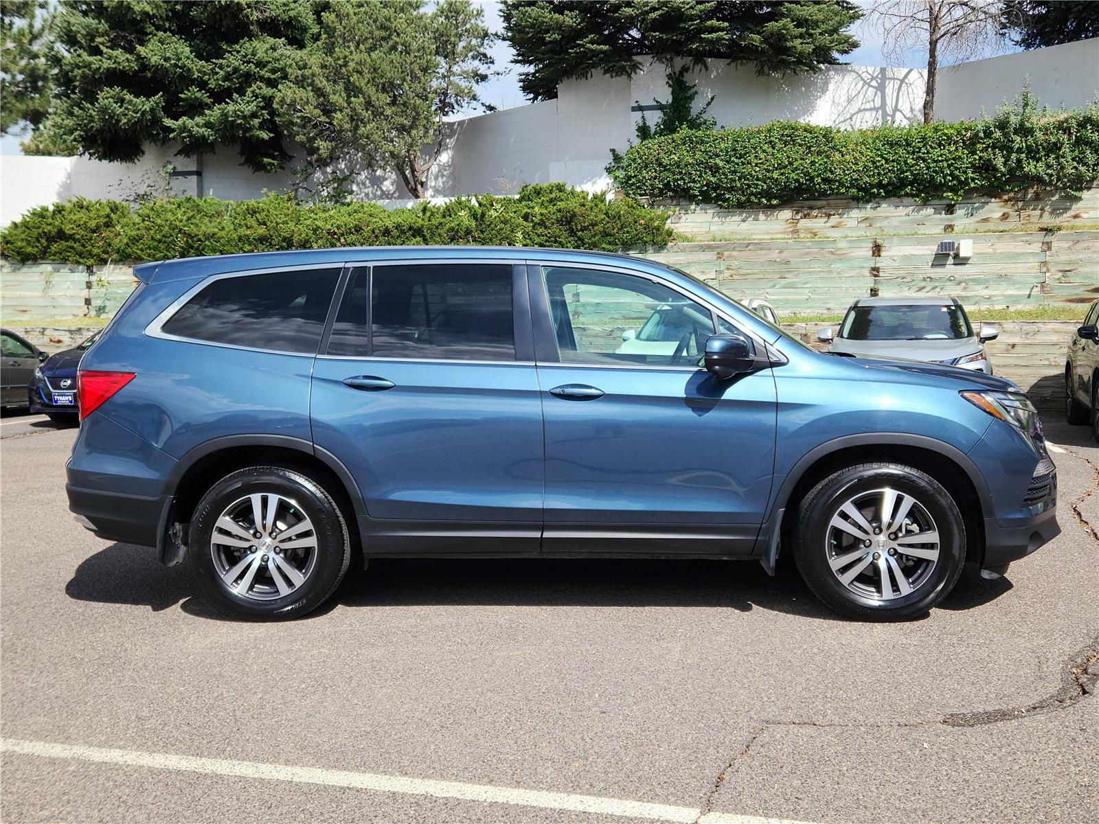 2016 Honda Pilot EX-L photo 2