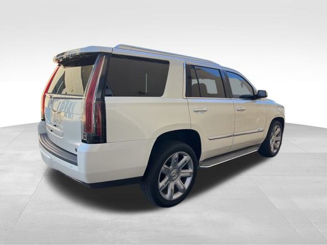 2015 Cadillac Escalade Luxury photo 4