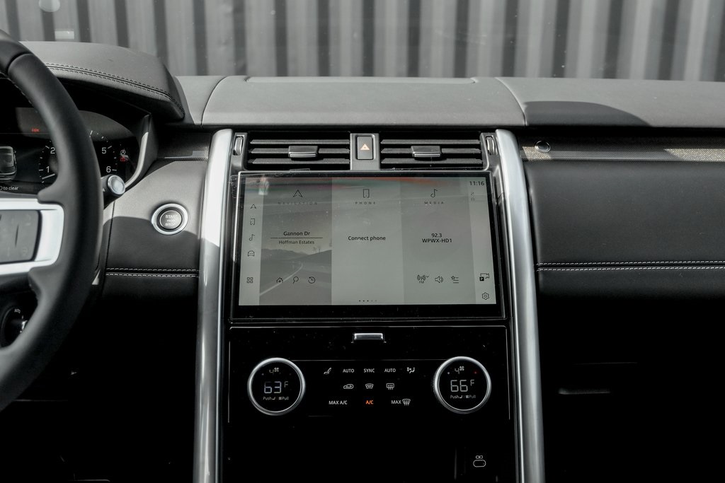 2025 Land Rover Discovery Metropolitan Edition photo 19