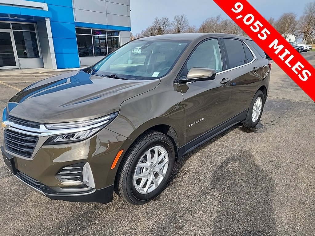 2023 Chevrolet Equinox LT photo 2