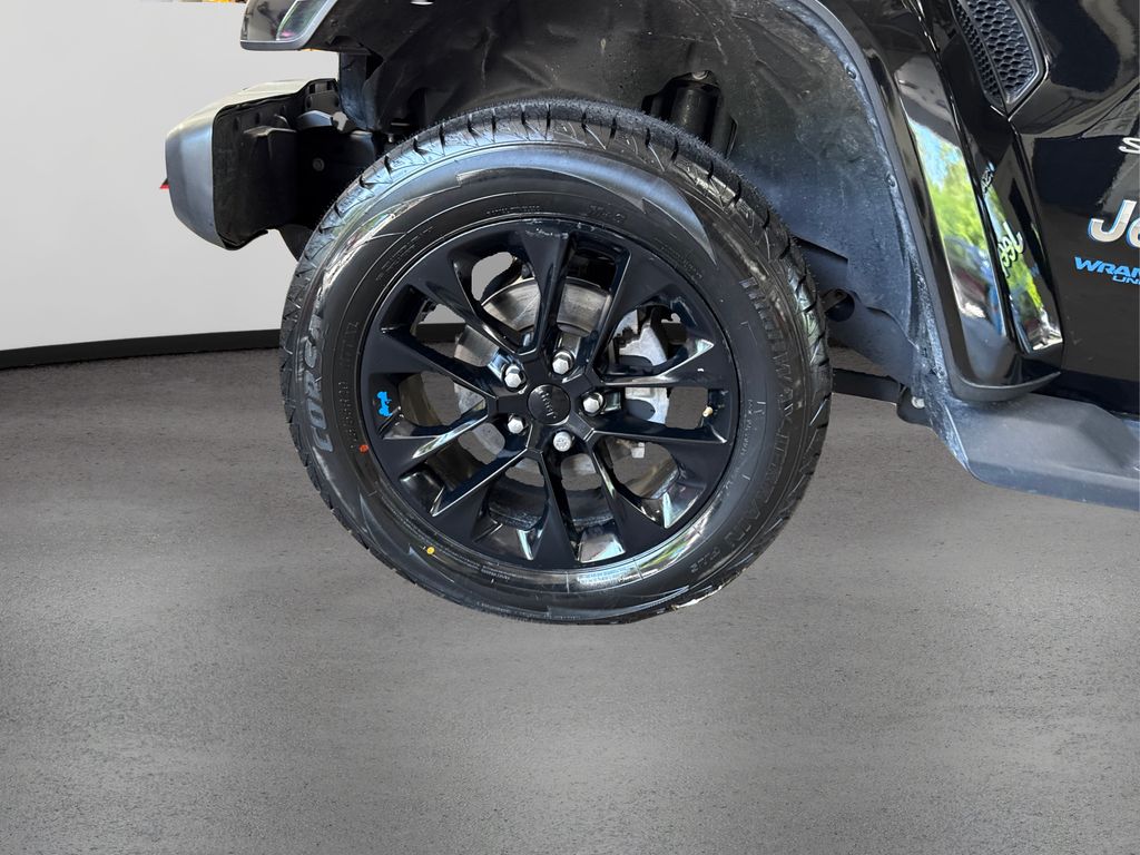 2022 Jeep Wrangler Unlimited Sahara 4xe photo 11