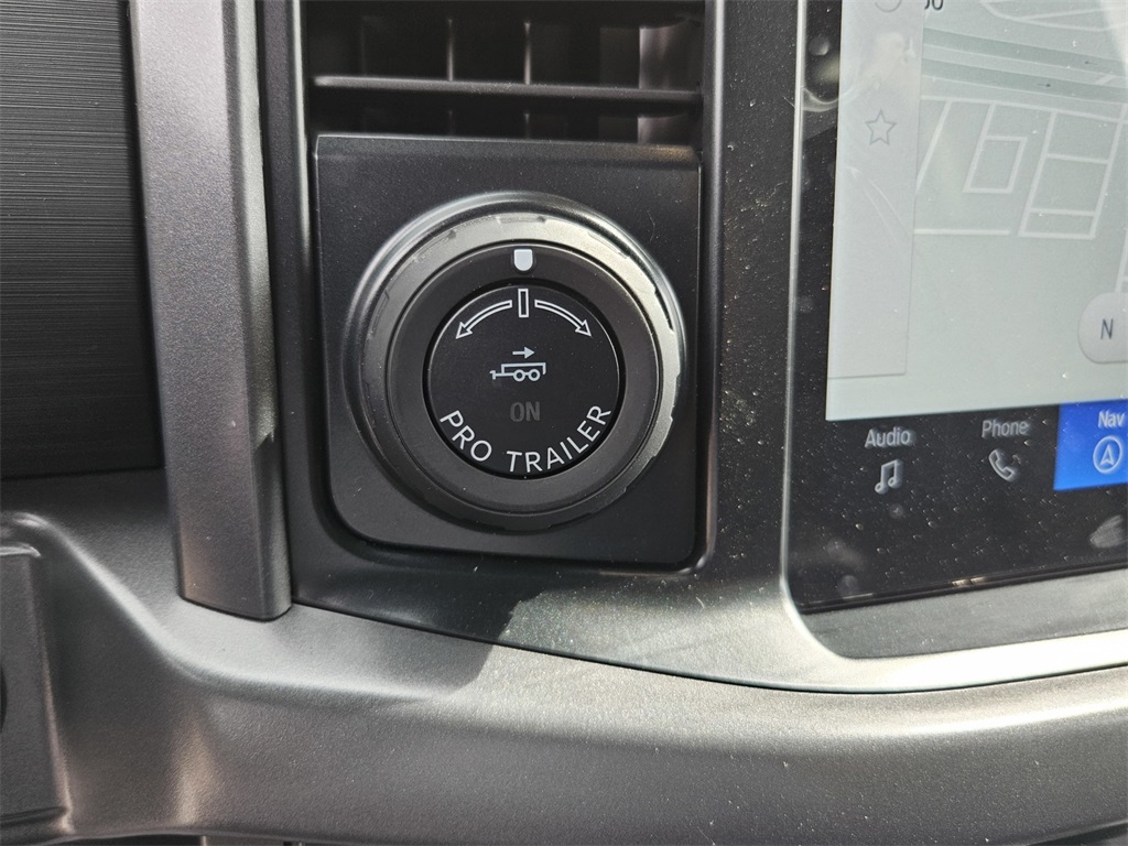 2025 Ford F-150 XLT photo 17