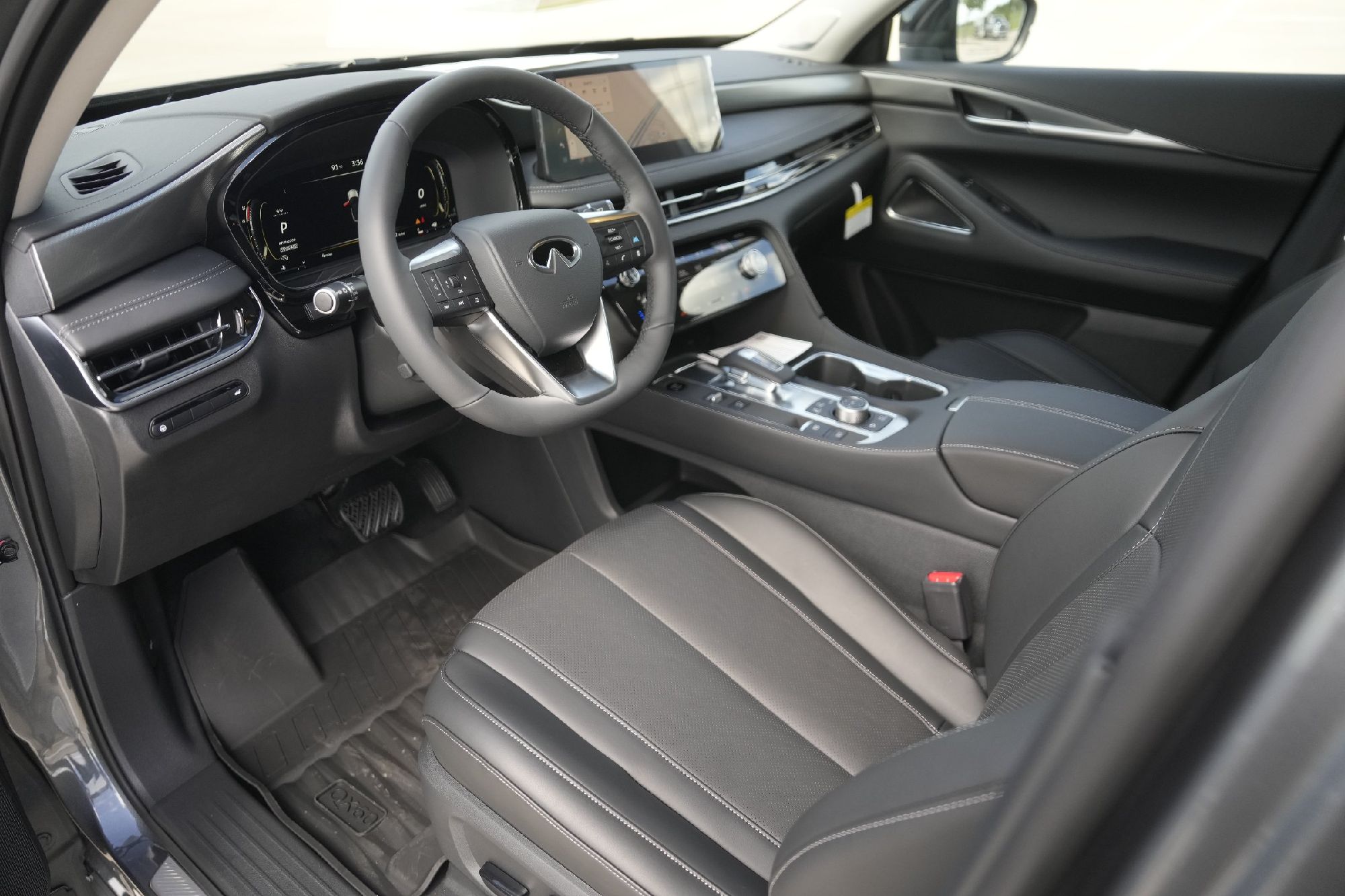 2026 Infiniti QX60 Luxe photo 6