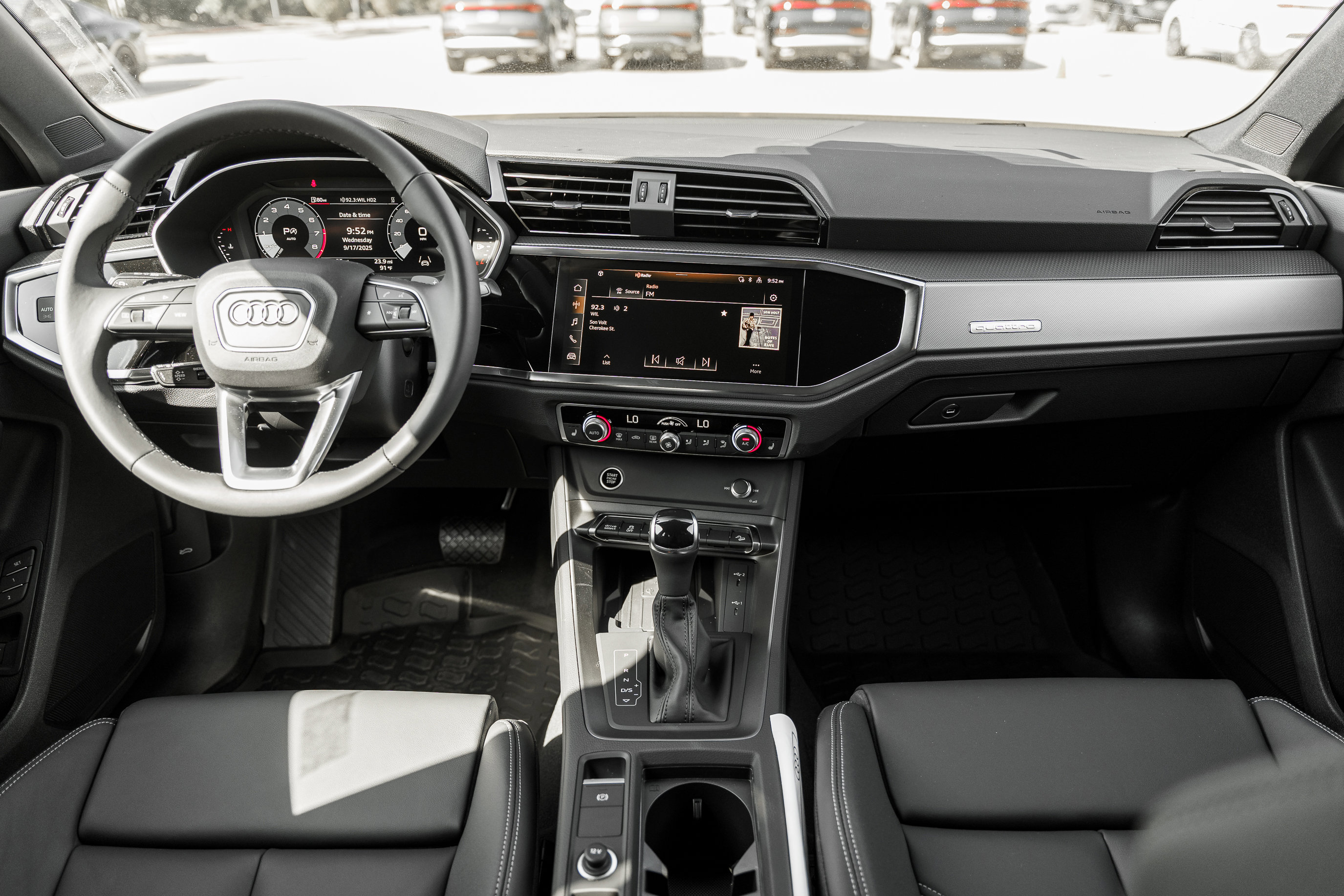 2025 Audi Q3 S line Premium photo 8