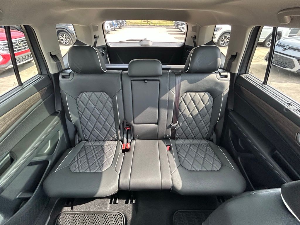 2025 Volkswagen Atlas SEL Premium R-Line photo 34