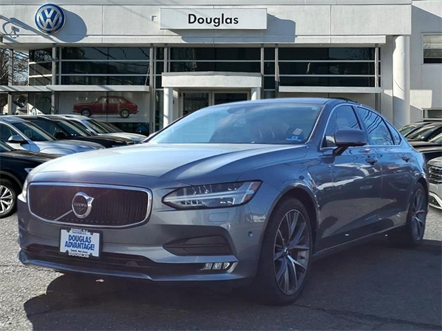 2018 Volvo S90 Momentum