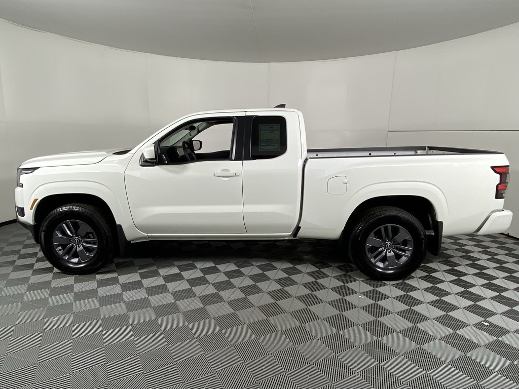 2025 Nissan Frontier SV photo 7