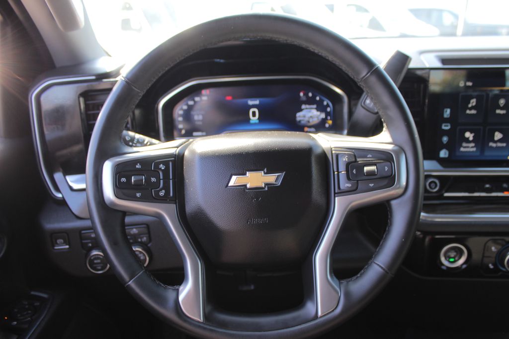 2024 Chevrolet Silverado 1500 LT photo 17