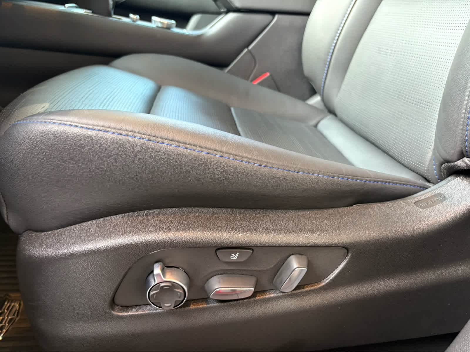 2025 Cadillac XT4 Sport photo 16