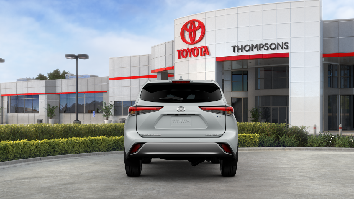 2025 Toyota Highlander Platinum photo 2