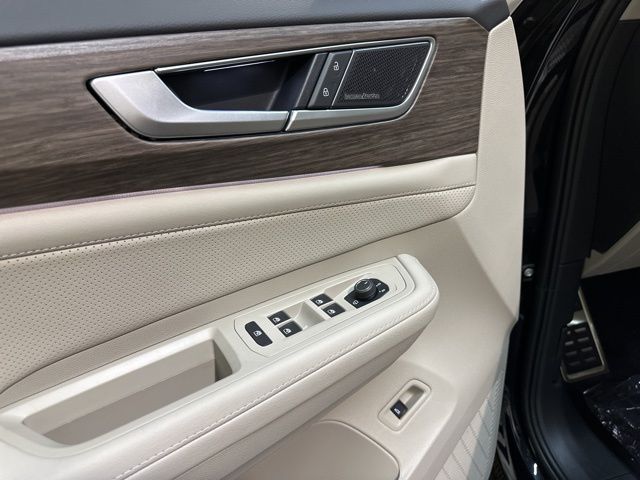 2025 Volkswagen Atlas SEL Premium R-Line photo 9