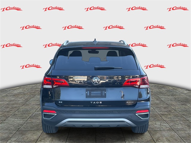 2022 Volkswagen Taos SE photo 3