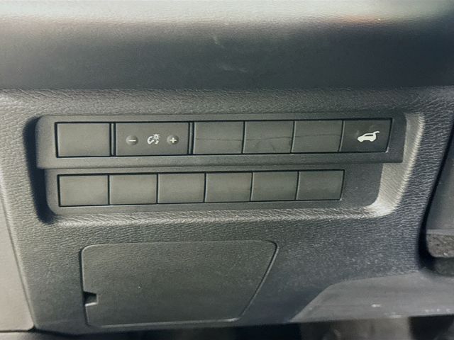 2023 Mitsubishi Outlander Black Edition photo 9