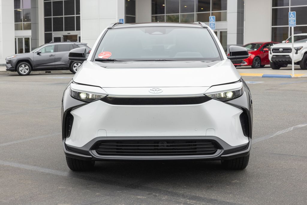 2025 Toyota bZ4X XLE photo 3
