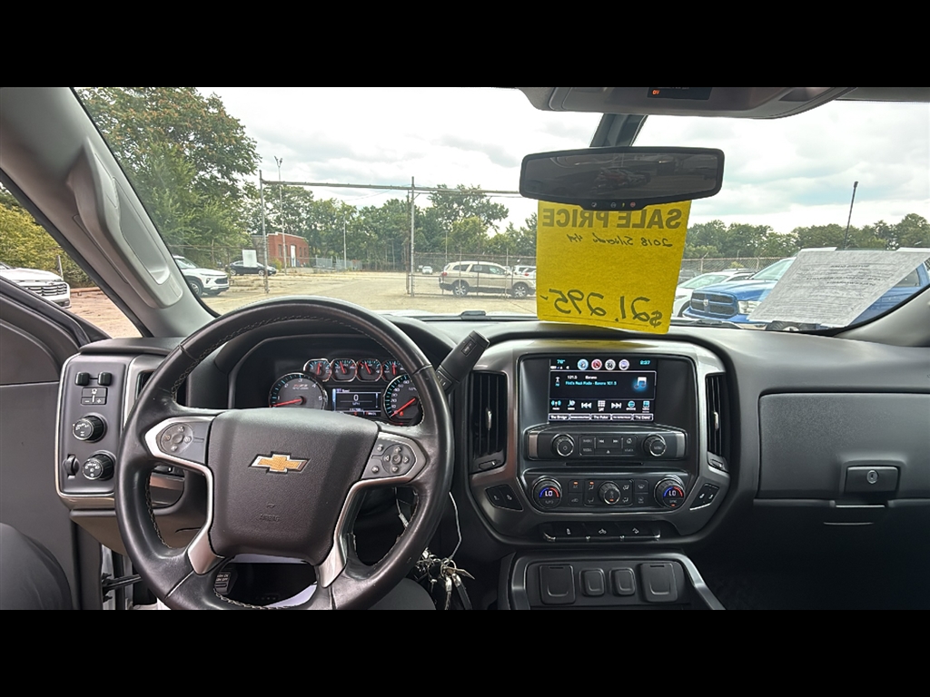 2018 Chevrolet Silverado LT photo 9
